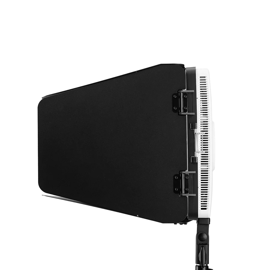 amaran Pano 120c Barndoors