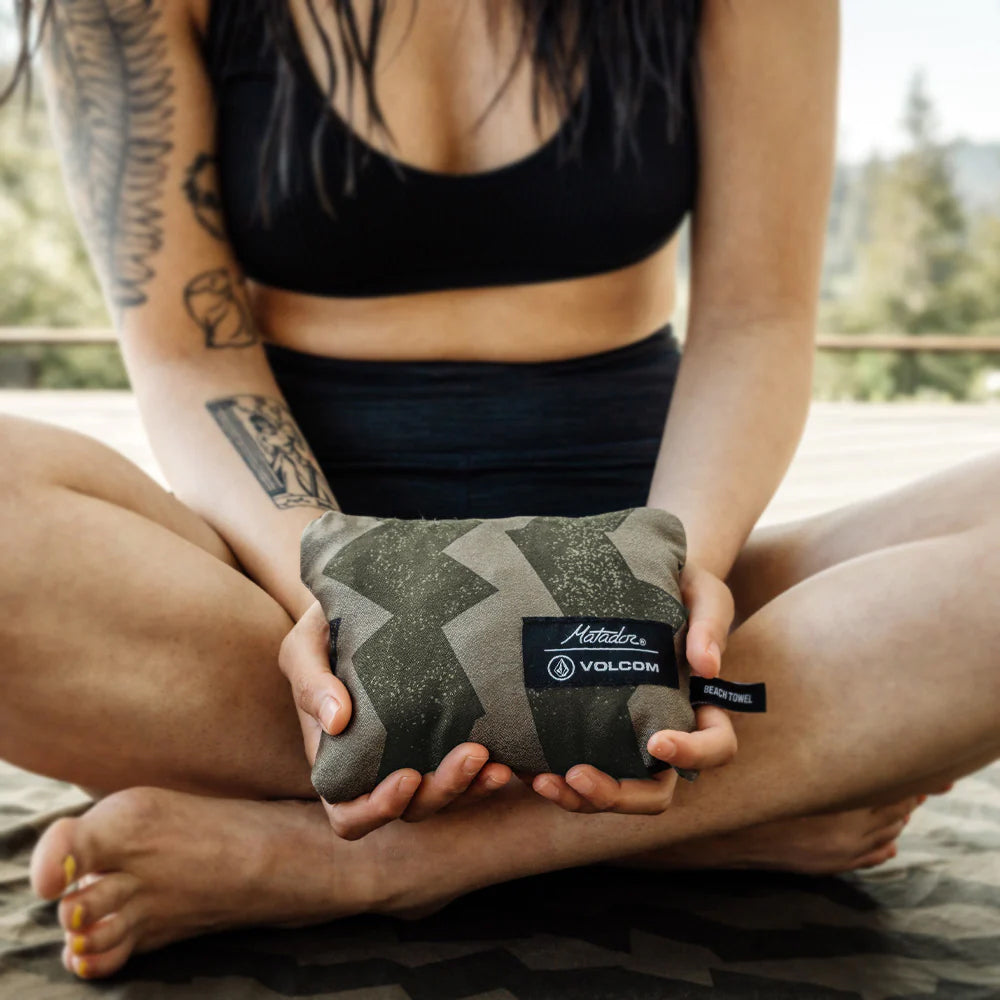 Matador Packable beach towel - Volcom Wanderer Stripe MVBT01WND