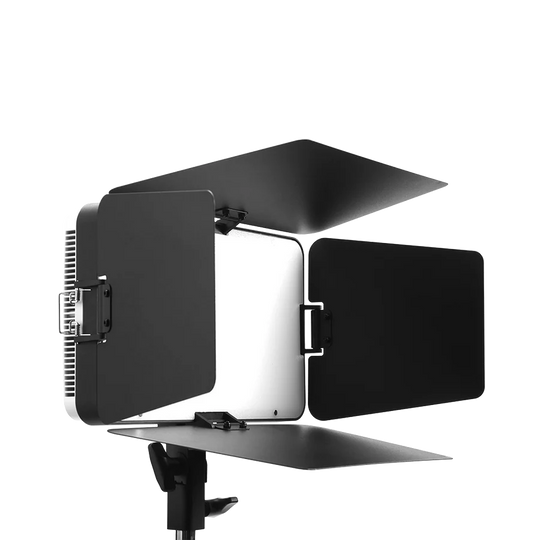 amaran Pano 60c Barndoors