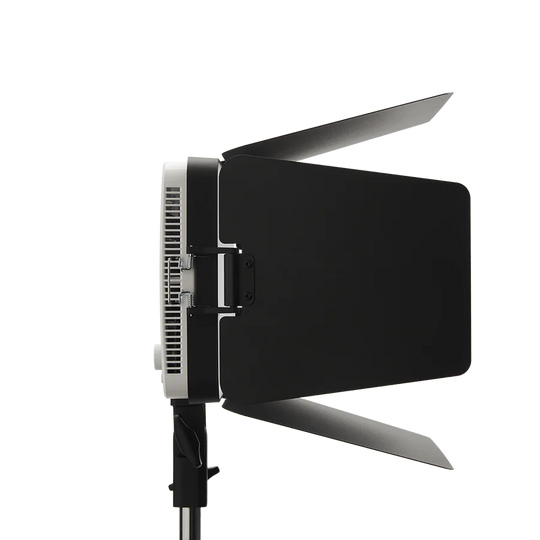 amaran Pano 60c Barndoors