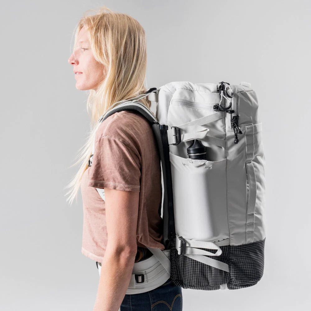 Matador GlobeRider45 Travel Backpack MATGR45001BK - Red Dot Photo