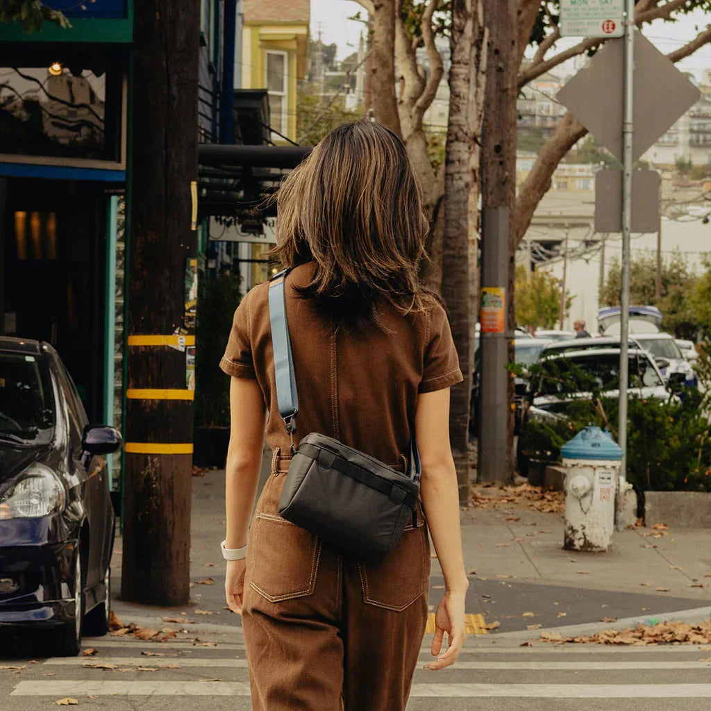 Peak Design Travel Camera Cube (Medium) - Red Dot Photo