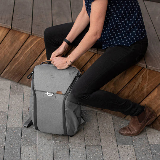 (Same Day Delivery)Peak Design Everyday Backpack 20L V2 (Black, Charcoal, Ash, Midnight, Coyote)