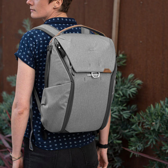 (Same Day Delivery)Peak Design Everyday Backpack 20L V2 (Black, Charcoal, Ash, Midnight, Coyote)