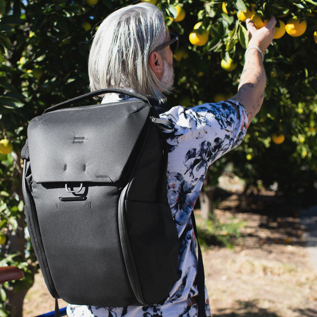 (Same Day Delivery)Peak Design Everyday Backpack 20L V2 (Black, Charcoal, Ash, Midnight)