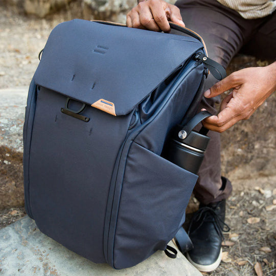 (Same Day Delivery)Peak Design Everyday Backpack 20L V2 (Black, Charcoal, Ash, Midnight, Coyote)