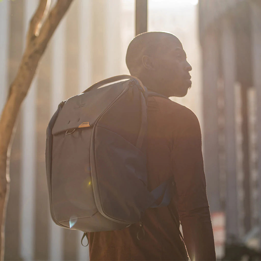 (Same Day Delivery)Peak Design Everyday Backpack 20L V2 (Black, Charcoal, Ash, Midnight)