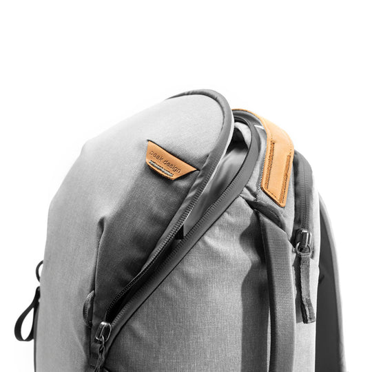 (Same Day Delivery)Peak Design Everyday Backpack Zip 20L (Black, Ash, Midnight)