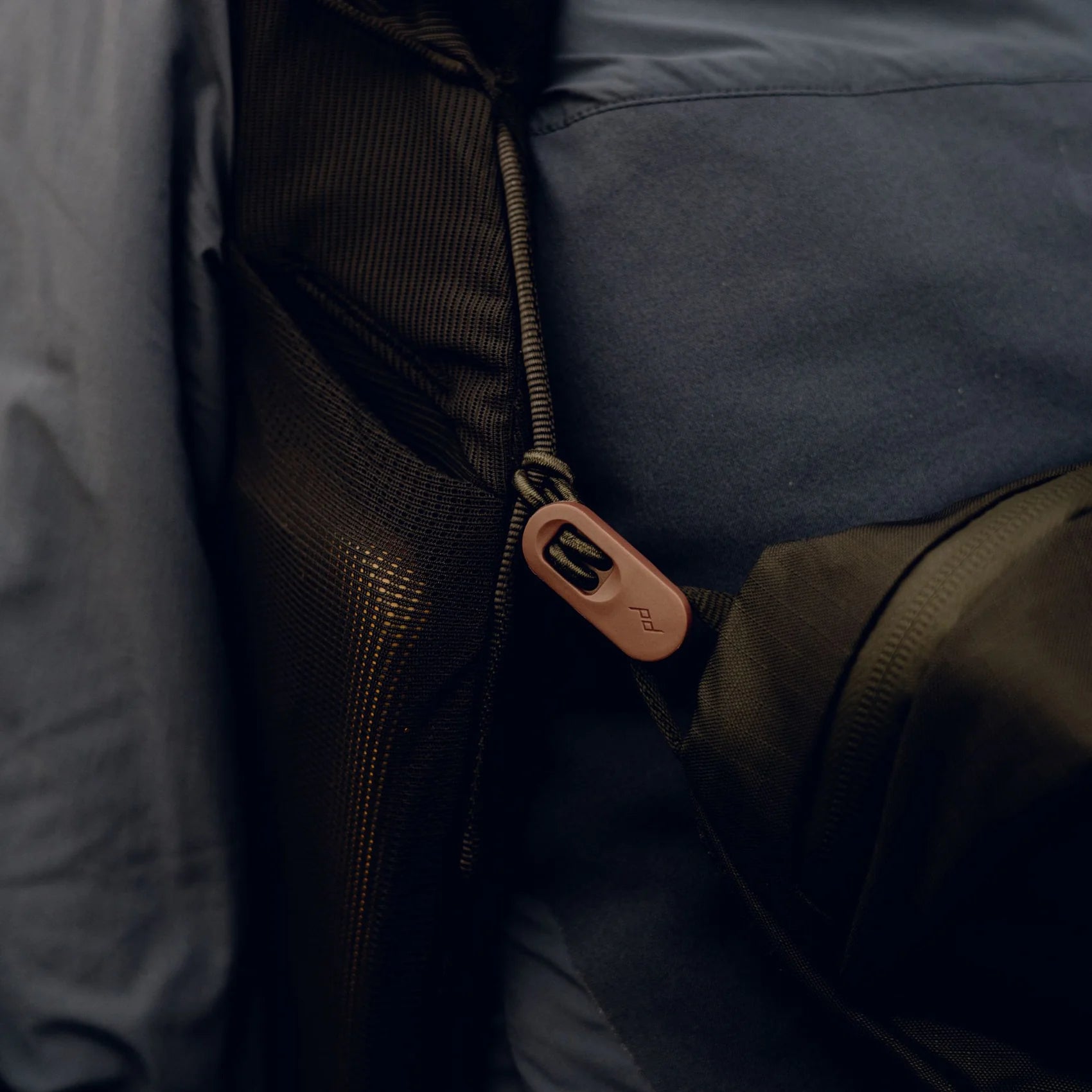 Peak Design Outdoor Sling 2L