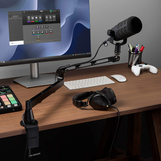 RØDE LPA1 mounted with podcast microphone